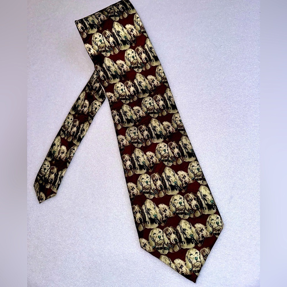 FINAL SALE  Museum Artifacts Men's Tie Hound Dog Print Silk NWT